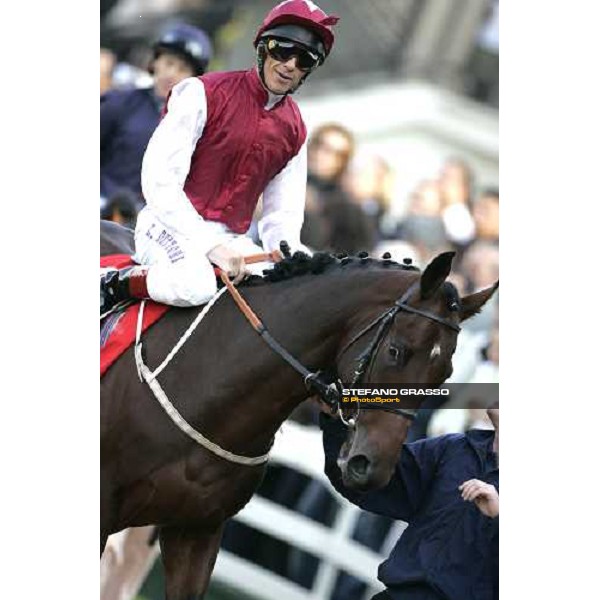 Gran Crtiterium - Frankie Dettori on Kirklees parading before the race Milan San Siro 15th october 2006 ph. Stefano Grasso