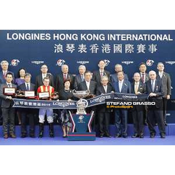 Longines KHIR - Ryan Moore on Maurice wins the Longines Hong Kong Cup Hong Kong,9th dec.2016 ph.Stefano Grasso/Longines