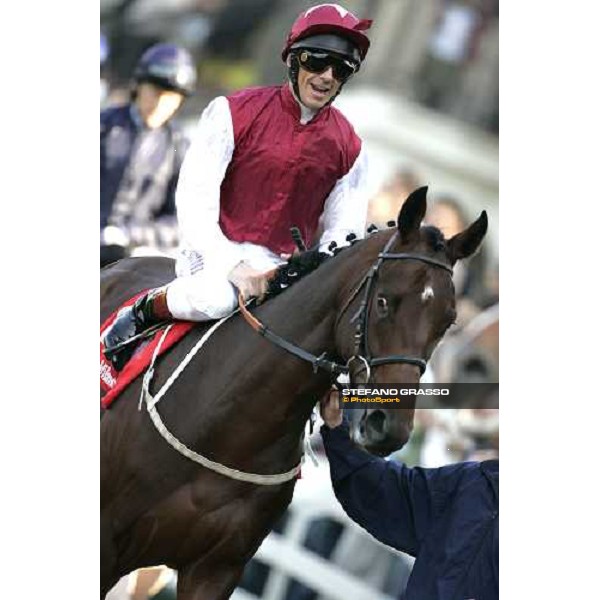 Gran Crtiterium - Frankie Dettori on Kirklees parading before the race Milan San Siro 15th october 2006 ph. Stefano Grasso