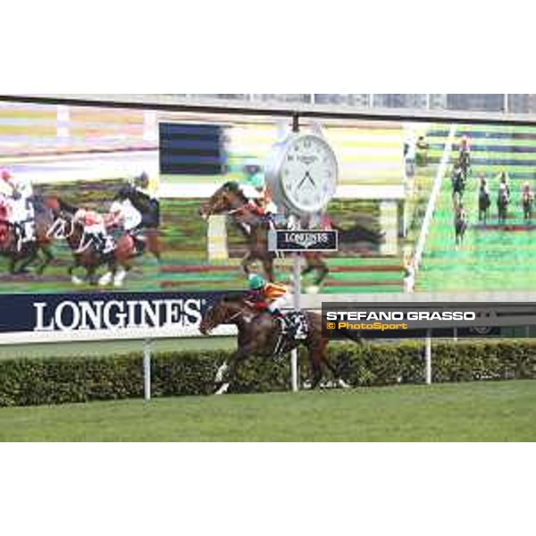 Longines KHIR - Ryan Moore on Maurice wins the Longines Hong Kong Cup Hong Kong,9th dec.2016 ph.Stefano Grasso/Longines