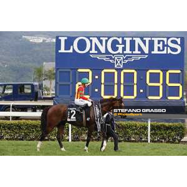 Longines KHIR - Ryan Moore on Maurice wins the Longines Hong Kong Cup Hong Kong,9th dec.2016 ph.Stefano Grasso/Longines
