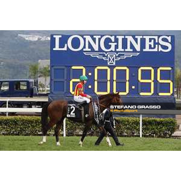 Longines KHIR - Ryan Moore on Maurice wins the Longines Hong Kong Cup Hong Kong,9th dec.2016 ph.Stefano Grasso/Longines