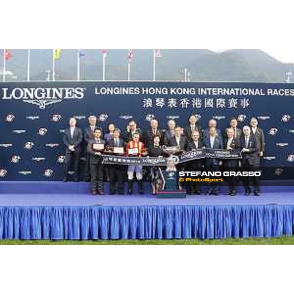 Longines KHIR - Ryan Moore on Maurice wins the Longines Hong Kong Cup Hong Kong,9th dec.2016 ph.Stefano Grasso/Longines