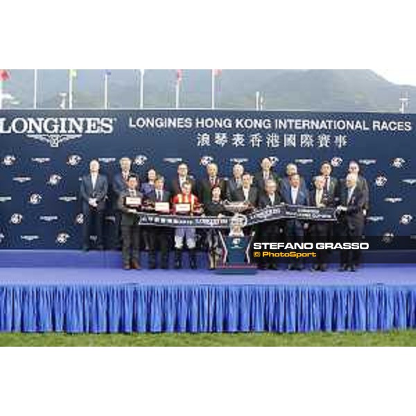 Longines KHIR - Ryan Moore on Maurice wins the Longines Hong Kong Cup Hong Kong,9th dec.2016 ph.Stefano Grasso/Longines
