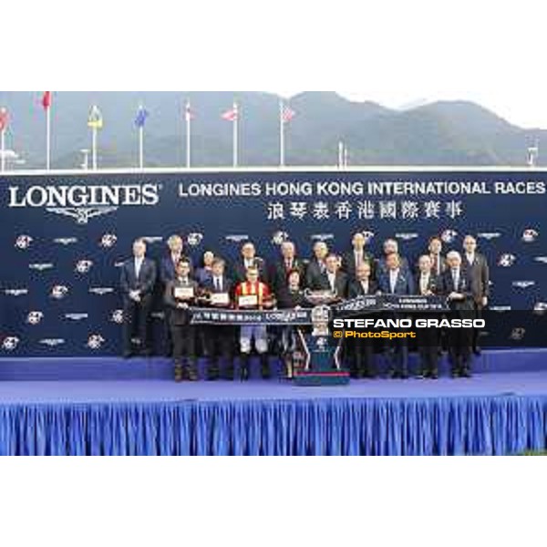 Longines KHIR - Ryan Moore on Maurice wins the Longines Hong Kong Cup Hong Kong,9th dec.2016 ph.Stefano Grasso/Longines