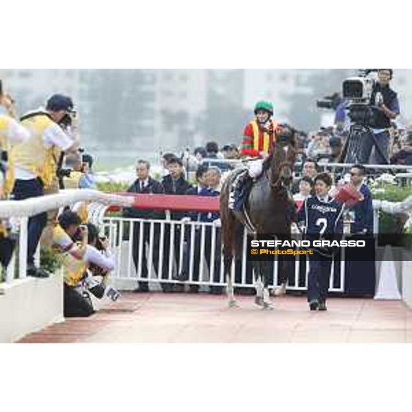 Longines KHIR - Ryan Moore on Maurice wins the Longines Hong Kong Cup Hong Kong,9th dec.2016 ph.Stefano Grasso/Longines