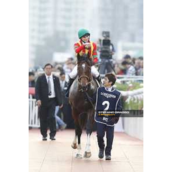Longines KHIR - Ryan Moore on Maurice wins the Longines Hong Kong Cup Hong Kong,9th dec.2016 ph.Stefano Grasso/Longines