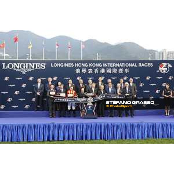 Longines KHIR - Ryan Moore on Maurice wins the Longines Hong Kong Cup Hong Kong,9th dec.2016 ph.Stefano Grasso/Longines