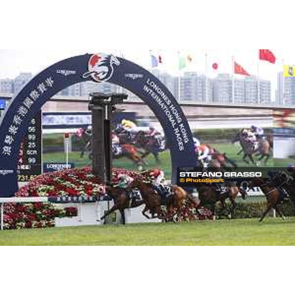 Longines KHIR - Zac Purton on Aerovelocity wins the Longines Hong Kong Sprint Hong Kong,9th dec.2016 ph.Stefano Grasso/Longines
