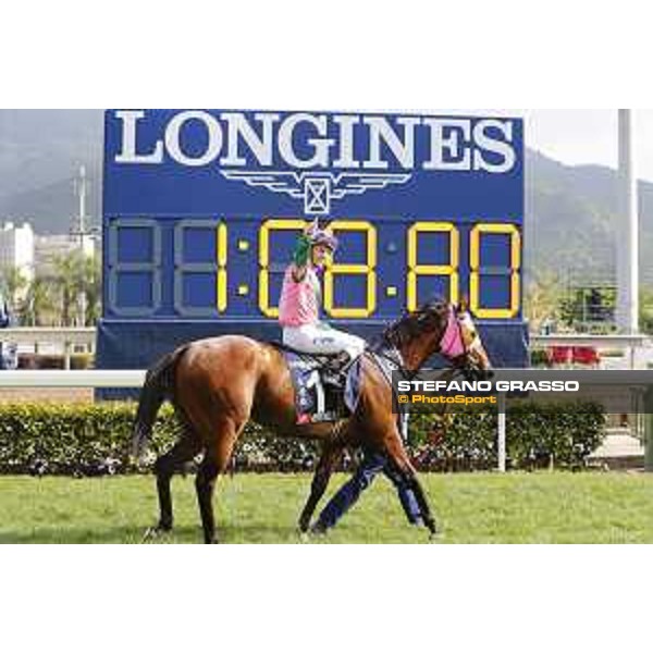 Longines KHIR - Zac Purton on Aerovelocity wins the Longines Hong Kong Sprint Hong Kong,9th dec.2016 ph.Stefano Grasso/Longines