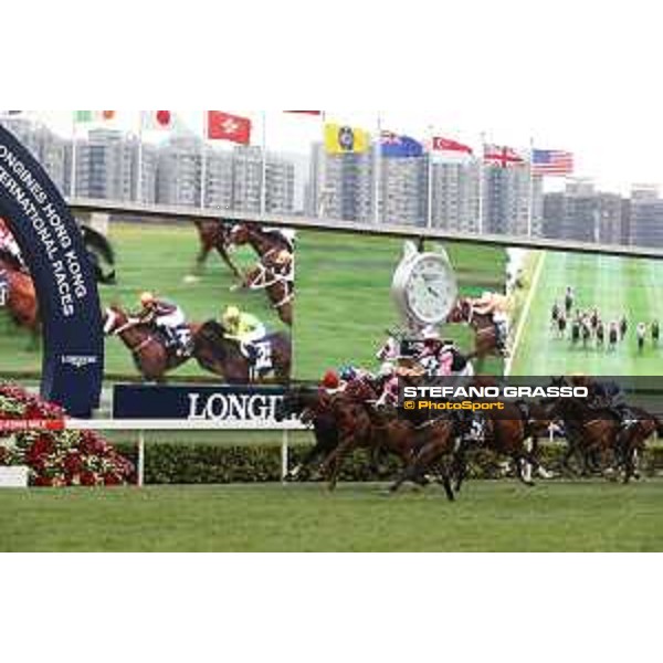 Longines KHIR - Zac Purton on Beauty Only wins the Longines Hong Kong Mile Hong Kong,9th dec.2016 ph.Stefano Grasso/Longines