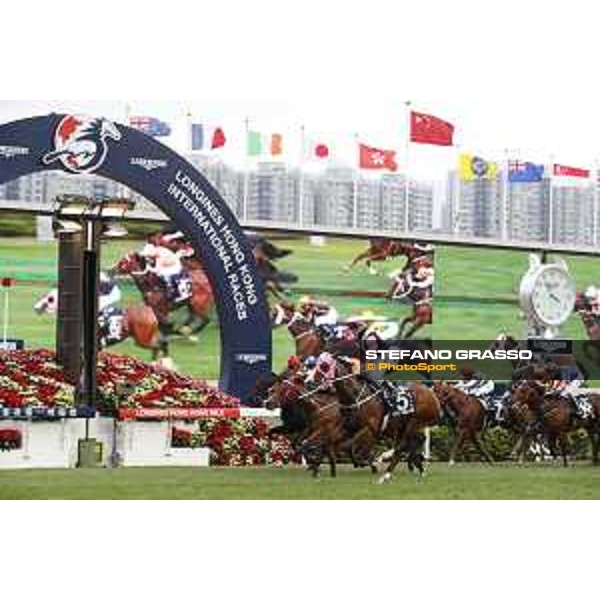Longines KHIR - Zac Purton on Beauty Only wins the Longines Hong Kong Mile Hong Kong,9th dec.2016 ph.Stefano Grasso/Longines