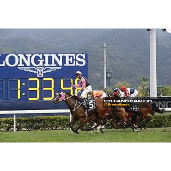 Longines KHIR - Zac Purton on Beauty Only wins the Longines Hong Kong Mile Hong Kong,9th dec.2016 ph.Stefano Grasso/Longines