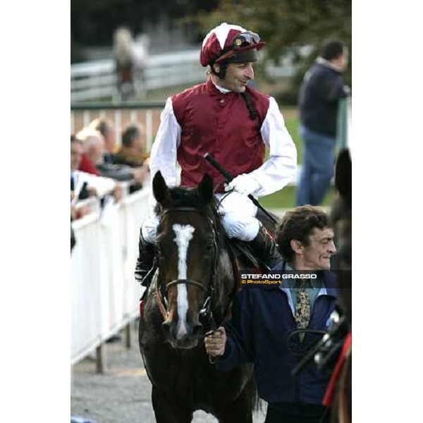 Davy Bonilla on Laverock enters in the winner circle of Gran Premio del Jockey Club Milan San Siro, 15th october 2006 ph. Stefano Grasso