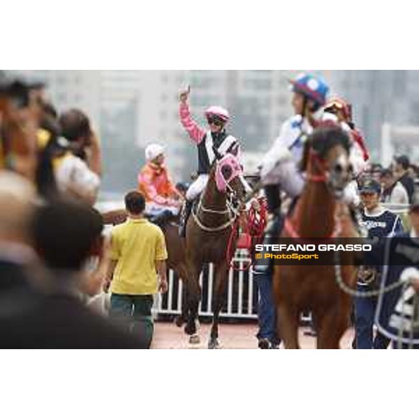 Longines KHIR - Zac Purton on Beauty Only wins the Longines Hong Kong Mile Hong Kong,9th dec.2016 ph.Stefano Grasso/Longines
