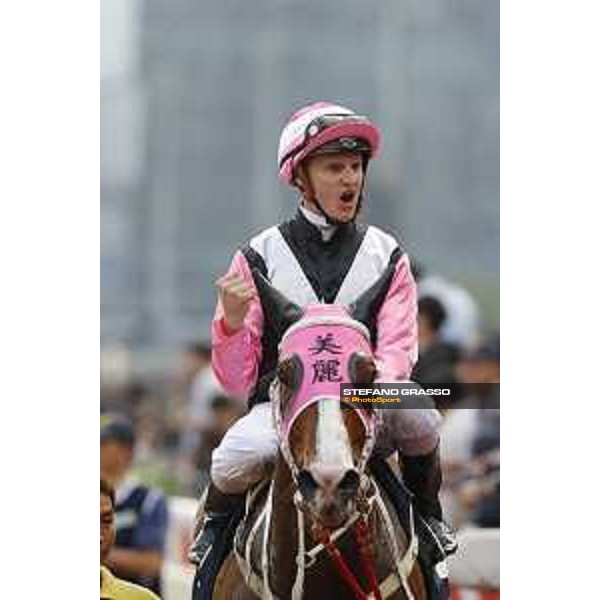 Longines KHIR - Zac Purton on Beauty Only wins the Longines Hong Kong Mile Hong Kong,9th dec.2016 ph.Stefano Grasso/Longines