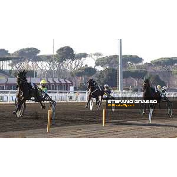 Enrico Bellei with Vivid Wise AS wins the Gran Premio Allevatori Rome,Capannelle racecourse 26th dec.2016 ph.Stefano Grasso