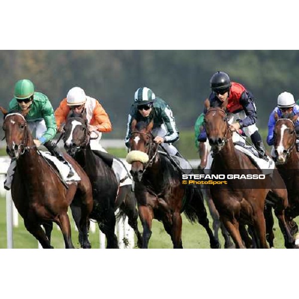 the horses enter the straight of San Siro racetrack Milan San Siro, 14th october 2006 ph. Stefano Grasso