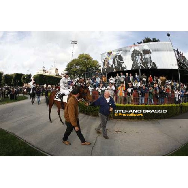 Davy Bonilla on Il Cadetto parading before the triumph in the Premio Guido Berardelli Rome Capannelle, 22nd october 2006 ph. Stefano Grasso