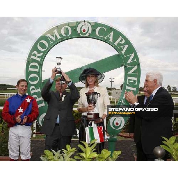 the winning connection of Floriot winner of Premio Lydia Tesio Rome Capannelle, 22nd october 2006 ph. Stefano Grasso