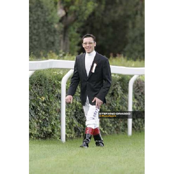 Frankie Dettori tests the track of Capannelle before the beginning of the races Rome Capannelle, 22nd october 2006 ph. Stefano Grasso