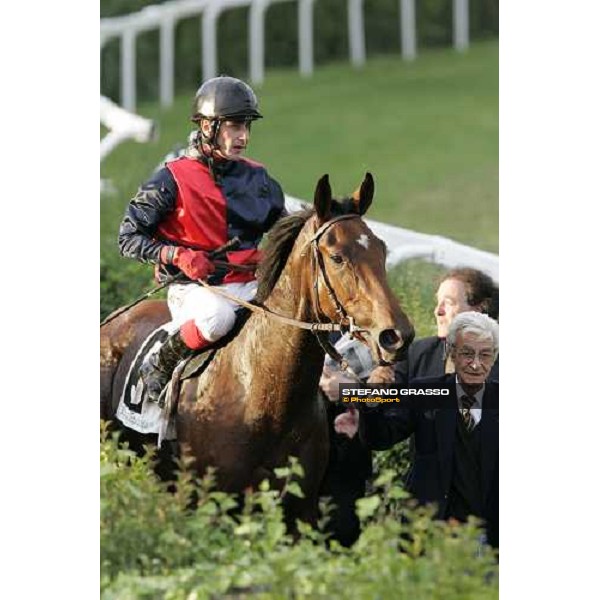 Carlo Fiocchi on Iuturna comes back with Riccardo Menichetti after winning the Premio Ubald Pandolfi Rome Capannelle, 22nd october 2006 ph. Stefano Grasso