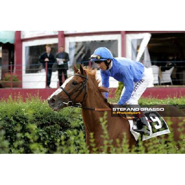 Frankie Dettori comes back on Pictavia after the finish of Premio Lydia Tesio Rome Capannelle, 22nd october 2006 ph. Stefano Grasso