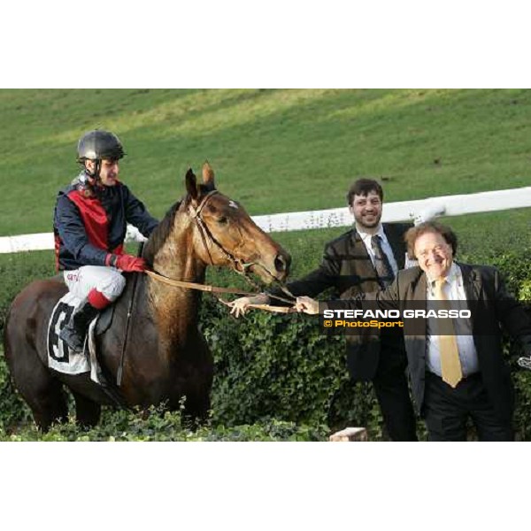 Carlo Fiocchi on Iuturna and Riccardo Menichetti comes back in triumph after winning the Premio Ubaldo Pandolfi Rome Capannelle, 22nd october 2006 ph. Stefano Grasso