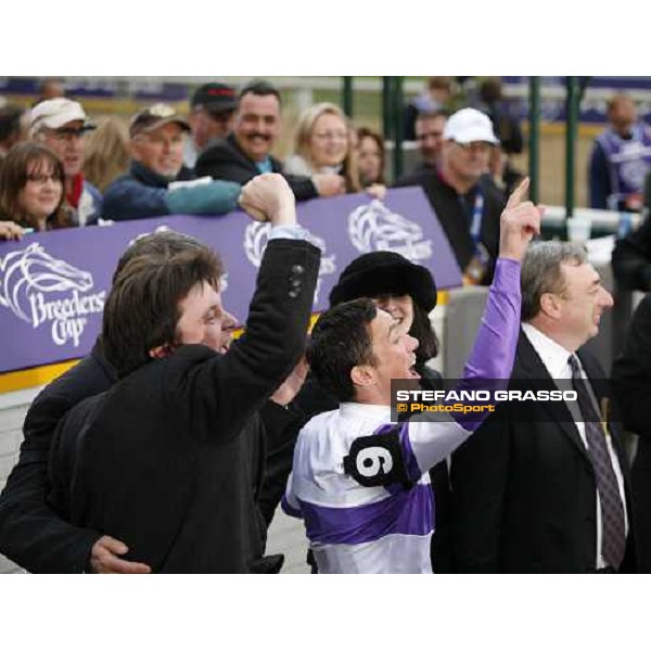 the winning connection of Red Rocks winner of the John Deere Breeders\' Cup Turf. Louisville Churchill Downs, 4th nov. 2006 ph. Stefano Grasso