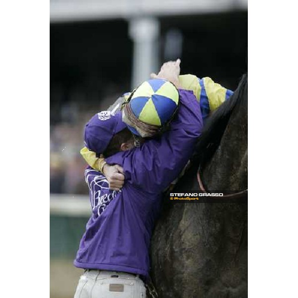 Calvin Borel embrace his groom after winning on Street Sense the Bessemer Trust Breeders\' Cup Juvenile Louisville Churchill Downs, 4th nov. 2006 ph. Stefano Grasso