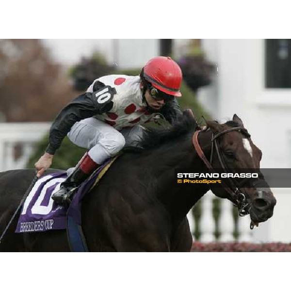 Eddie Castro on Miesque\'s Approval wins the Netjets Breeders\' Cup Mile Louisville Churchill Downs, 4th nov. 2006 ph. Stefano Grasso