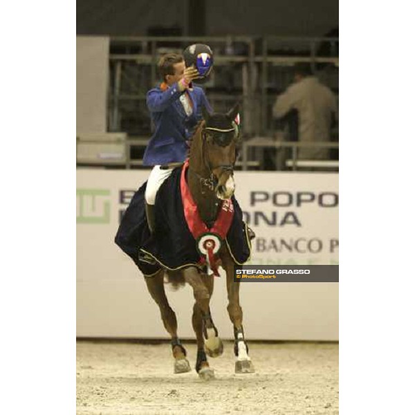 Gerco Schroder on Eurocommerce Milano parading after winning Gran Premio Fei World Cup Verona, 12th november 2006 ph. Stefano Grasso