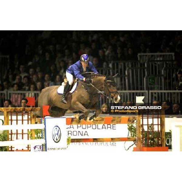 Gerco Schroder on Eurocommerce Milano parading after winning Gran Premio Fei World Cup Verona, 12th november 2006 ph. Stefano Grasso