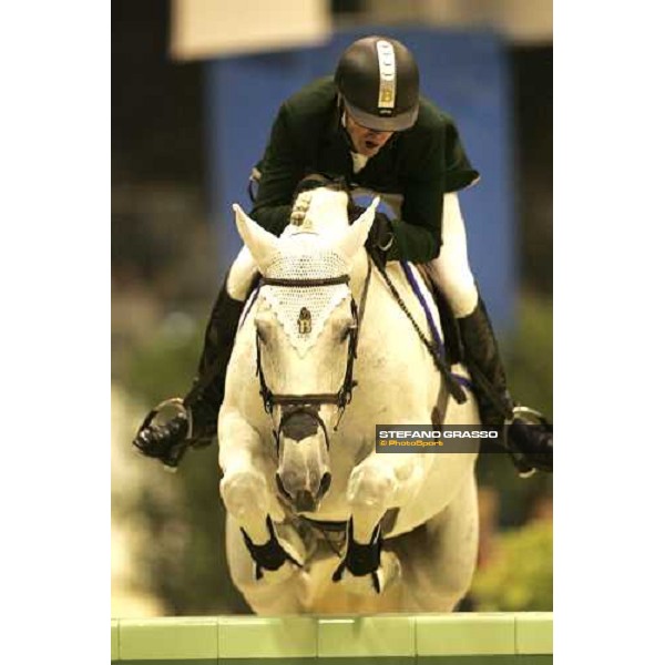 Rutheford Latham on Jaina de Barnevil - Fei World Cup 2006 - Verona Verona, 12th nov. 2006 ph. Stefano Grasso