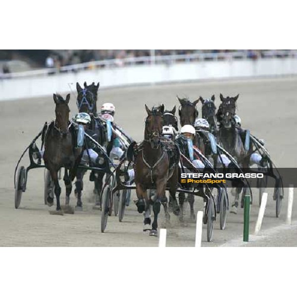 Giulia Grif at left at the first turn of 2nd heat of Gran Premio Orsi Mangelli Milan San Siro, 1st nov. 2006 ph. Stefano Grasso