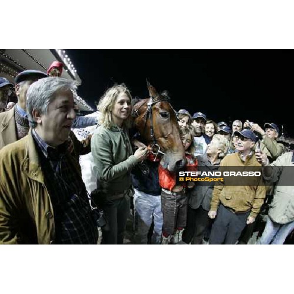 giving prize for Marco Smorgon and Giulia Grif winners Gran Premio Orsi Mangelli beating Andrea Guzzinati with Ganimec Milan San Siro, 1st nov. 2006 ph. Stefano Grasso