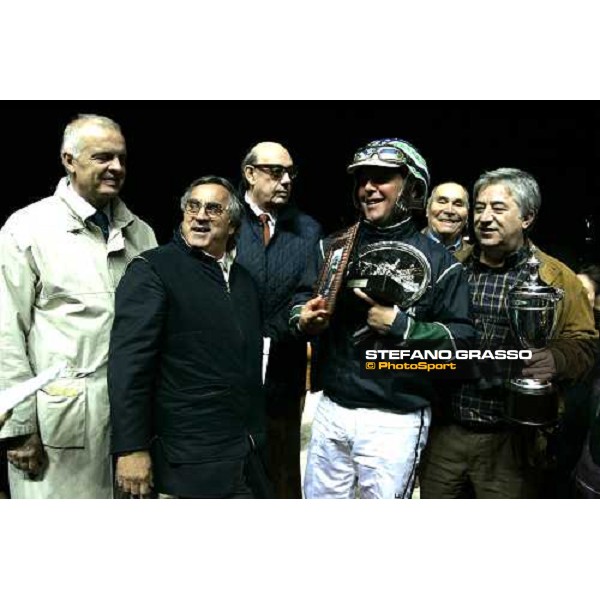 giving prize for Marco Smorgon winner of Gran Premio Orsi Mangelli with dott. Melzi d\'Eril, Paolo Orsi Mangelli and dott. Corradini Milan San Siro, 1st nov. 2006 ph. Stefano Grasso