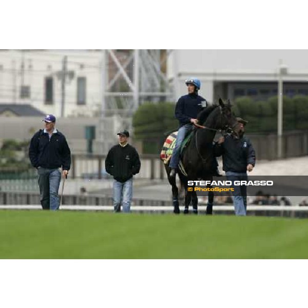 Frankie Dettori on Oujia Board with Ed Dunlop and Robin Trevor Jones come back after very good morning trackworks at Tokyo racecourse Tokyo, 23rd nov.2006 ph. Stefano Grasso