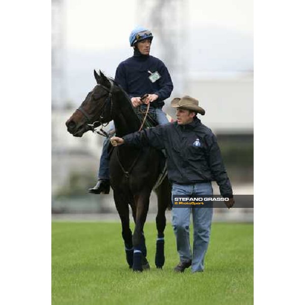 Frankie Dettori on Oujia Board and Robin Trevor Jones come back after very good morning trackworks at Tokyo racecourse Tokyo, 23rd nov.2006 ph. Stefano Grasso