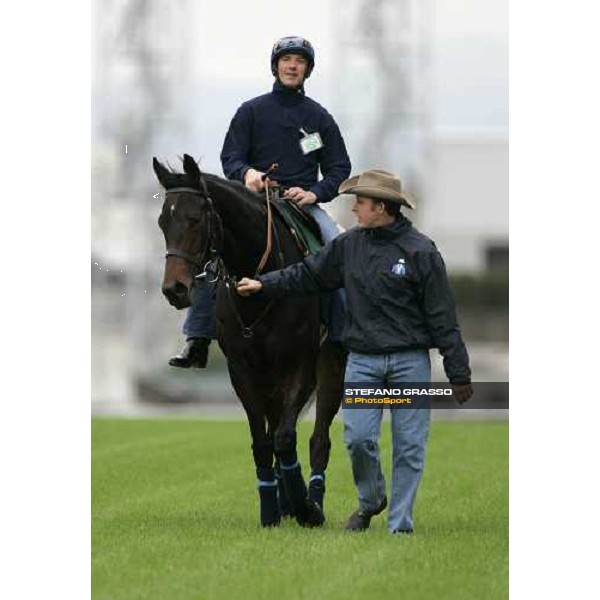 Frankie Dettori on Oujia Board and Robin Trevor Jones come back after very good morning trackworks at Tokyo racecourse Tokyo, 23rd nov.2006 ph. Stefano Grasso