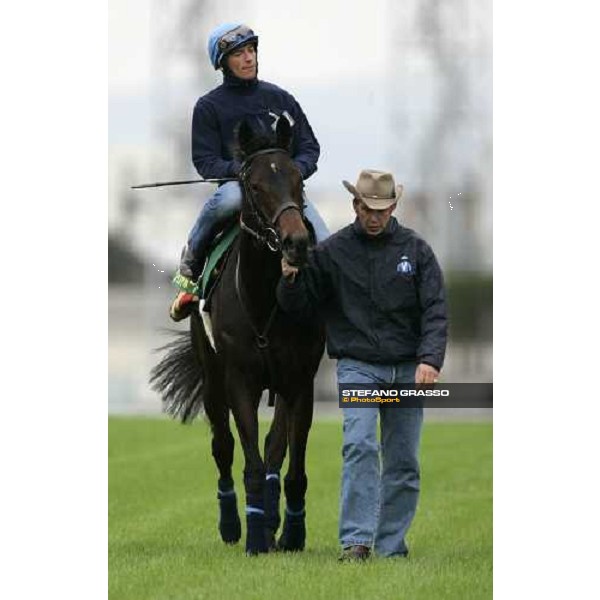 Frankie Dettori on Oujia Board and Robin Trevor Jones come back after very good morning trackworks at Tokyo racecourse Tokyo, 23rd nov.2006 ph. Stefano Grasso