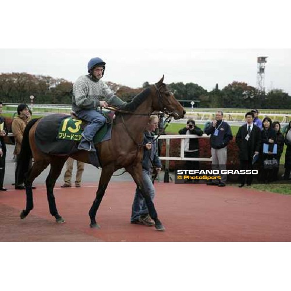 Claude Lenoir on Freedonia enter the track for walking at Fuchu racecourse Tokyo, 23rd nov.2006 ph. Stefano Grasso