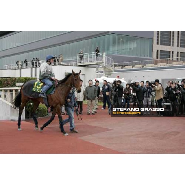 coming back to the stables for Claude Lenoir on Freedonia at Fuchu racecourse Tokyo, 23rd nov.2006 ph. Stefano Grasso