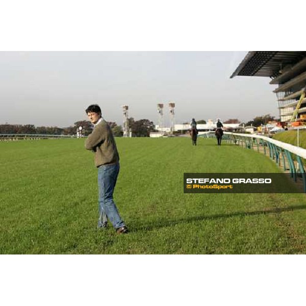 Freedonia\'s trainer John Hammond at Fuchu racecourse during morning trackworks Tokyo, 24th nov. 2006 ph.Stefano Grasso