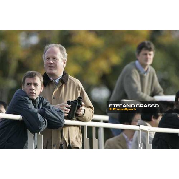 Thierry Gillet, Alan Cooper and, on the back ground, John Hammond look the morning trackworks of Freedonia at Fuchu racecourse Tokyo, 24th nov. 2006 ph. Stefano Grasso