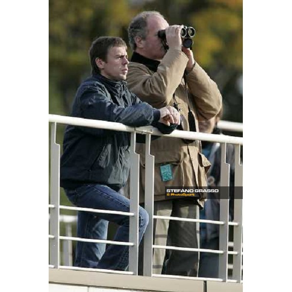 Thierry Gillet and Alan Cooper look the morning trackworks of Freedonia at Fuchu racecourse Tokyo, 24th nov. 2006 ph. Stefano Grasso