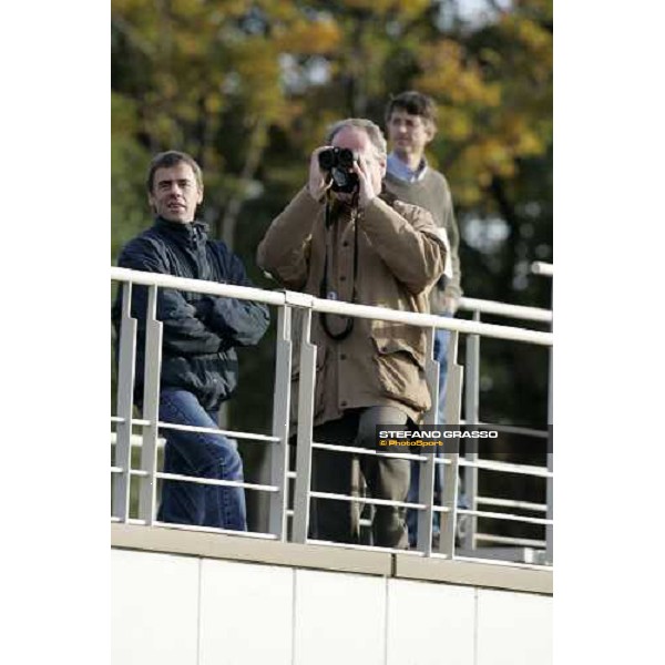 Thierry Gillet, Alan Cooper and John Hammond during the morning trackworks at Fuchu racecourse Tokyo, 24th nov. 2006 ph. Stefano Grasso