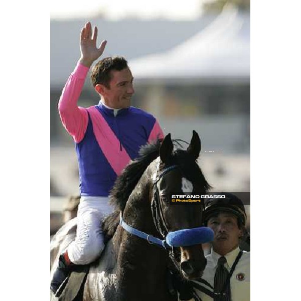 Frankie Dettori on Meisho Regalo after winning the Begonia Sho Tokyo, 25th nov. 2006 ph. Stefano Grasso