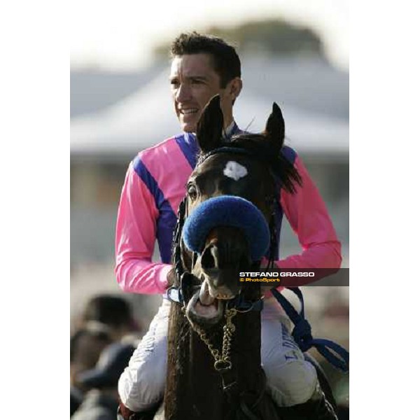 Frankie Dettori on Meisho Regalo after winning the Begonia Sho Tokyo, 25th nov. 2006 ph. Stefano Grasso