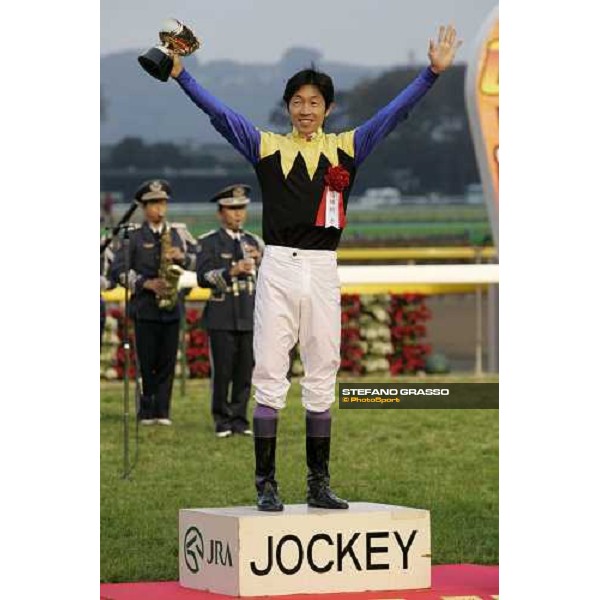 Yutaka Take wiinner of The Japan Cup 2006 at Fuchu racecourse Tokyo, 26th nov.2006 ph. Stefano Grasso